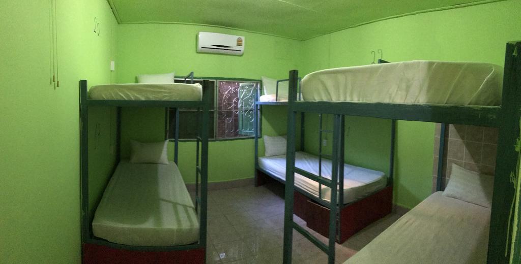 Real Vang Vieng Backpacker Hostel Екстер'єр фото