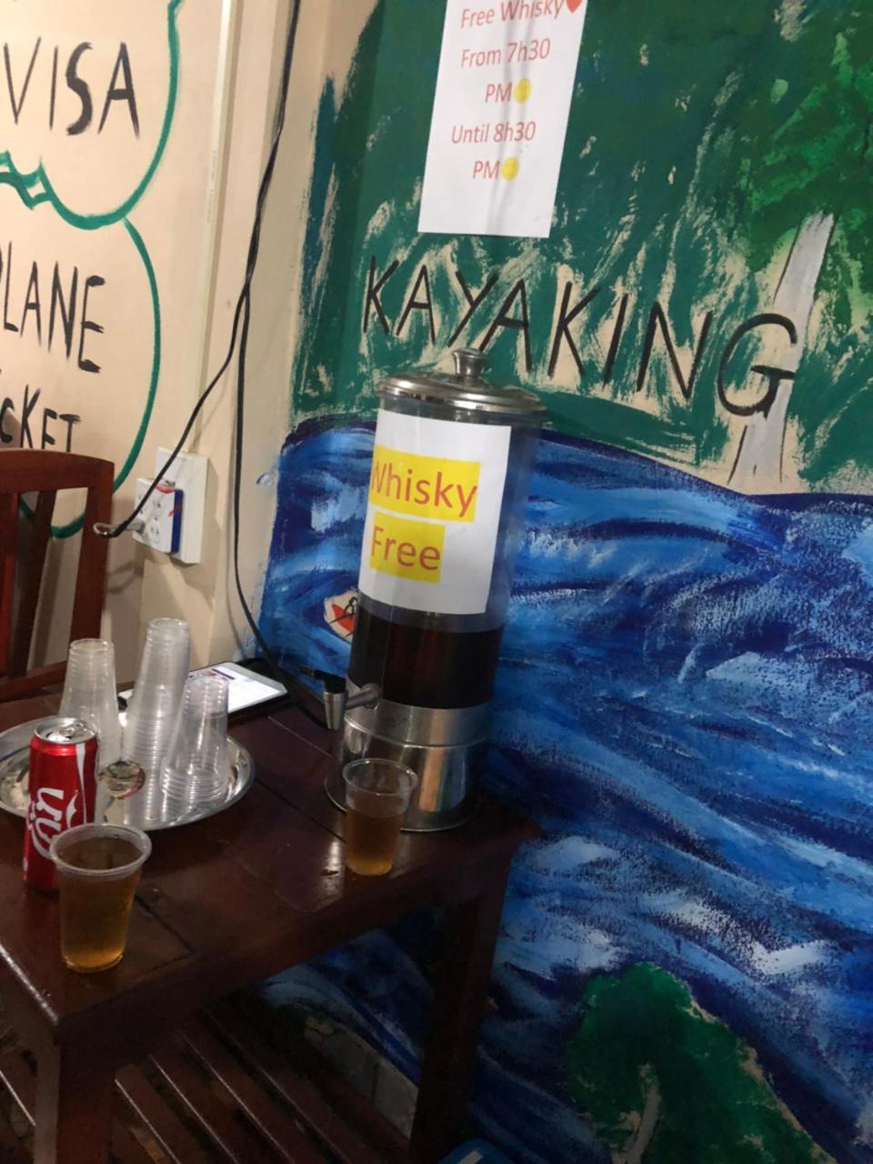 Real Vang Vieng Backpacker Hostel Екстер'єр фото